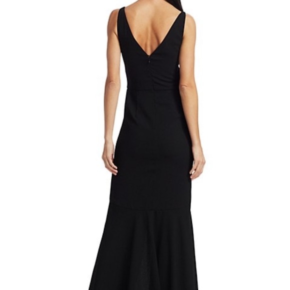 Monique Lhuillier Sweetheart Crepe Gown - Picture 2 of 14